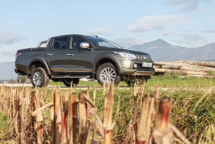 Mitsubishi L200-1