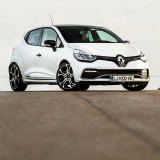 Renault_Clio_RS_220_Trophy_01