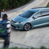 2017-chrysler-pacifica1