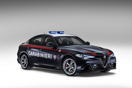 Alfa-Romeo-Giulia-QV0Police-4