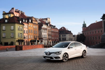 2017-RenaultMeganeSedan-36