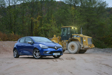 RENAULT CLIO 01