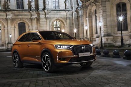 ds7-crossback-makes-debut-29