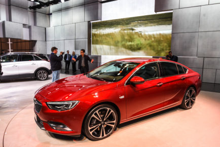 Opel Insignia Sports Tourer in Grand Tourer Ženeva 2017_1