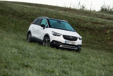 Opel_Crossland_X_16_CDTI_120_001