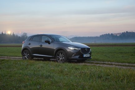 MAZDA CX-3 01