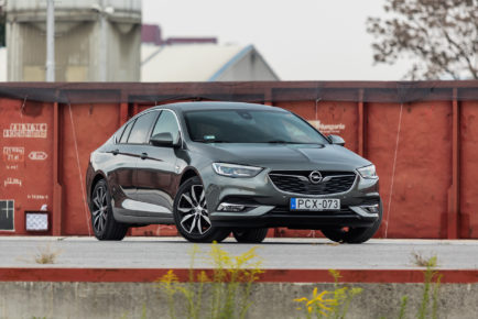 Opel_Insignia_GS_15_Turbo_165_001