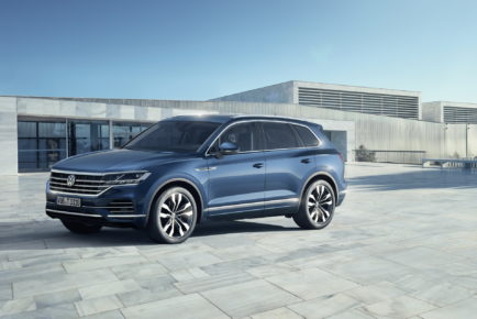 2019-VW-Touareg-13-1