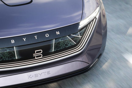 13-byton-k-byte-saloon-concept-smart-surface-front