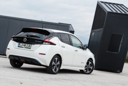 Nissan_Leaf_40kWh_Tekna_001