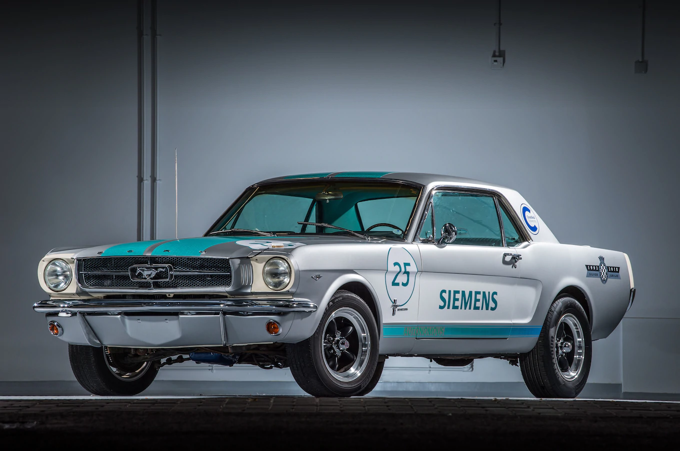 1965-Ford-Mustang-autonomous-Siemens