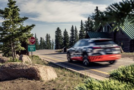 3b803300-audi-e-tron-pikes-peak-23