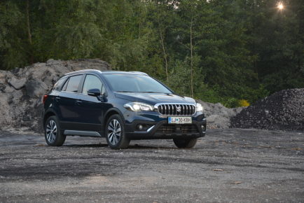 SUZUKI S-CROSS 01