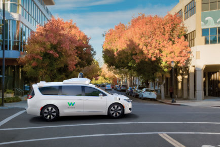 waymo_minivan_5-1600x993