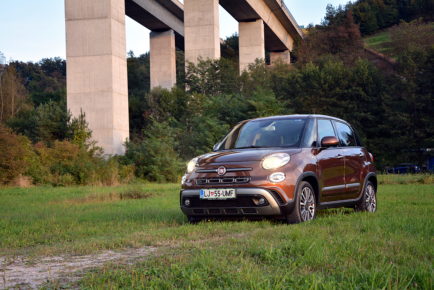 FIAT 500L CROSS 01