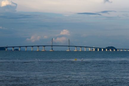 Hong_Kong-Zhuhai-Macau_Bridge_Site_HK_view_2