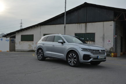 VW TOUAREG 03