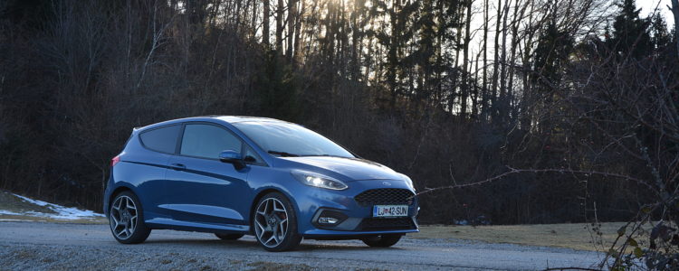 FORD FIESTA ST 01