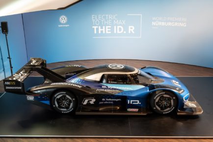 03f812dd-2019-vw-id.r-1