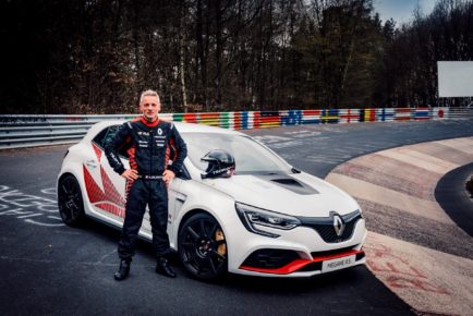 12141640-enault-megane-trophyr-nurburgring-1