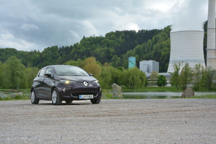 RENAULT ZOE 01