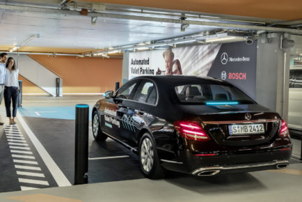 mercedes-benz-and-bosch-automated-valet-parking_100615405_h