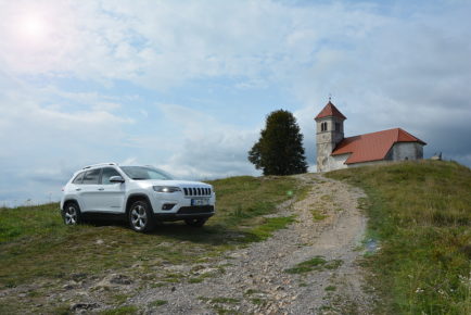 JEEP CHEROKEE 01