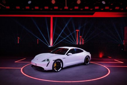 Porsche_Taycan_12