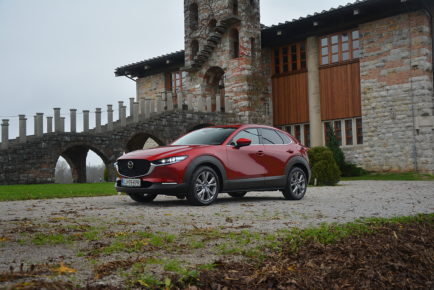 MAZDA CX-30 01