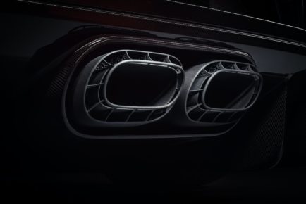 Bugatti-Chiron-Pur-Sport-exhaust-detail