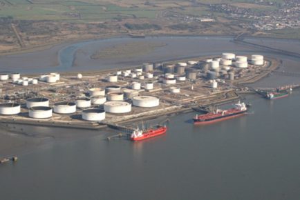 Coryton_Oil_Refinery_-_geograph.org.uk_-_588369