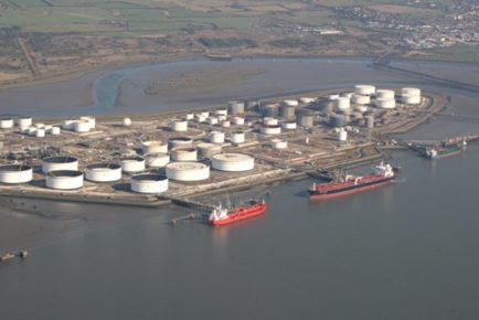 Coryton_Oil_Refinery_-_geograph.org.uk_-_588369