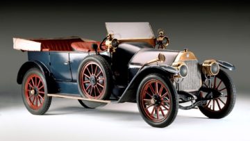 The 24 HP could be considered a sports sedan today. It offered a 4.1-liter engine that delivered 42 hp and reached a maximum speed of 100 km/h (62 mph).