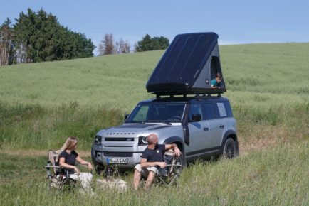 2021-Land-Rover-Defender-roof-tent-3