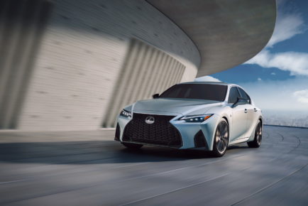 2021-Lexus-IS-5-1