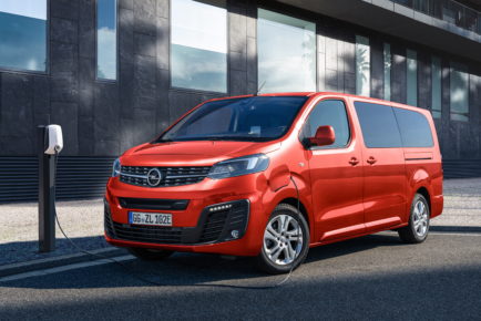 Opel_Zafira_e_Life_1