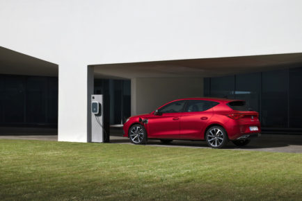 New-SEAT-Leon-e-HYBRID_07_HQ