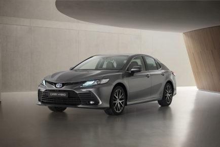 Toyota_Camry_Hybrid_7