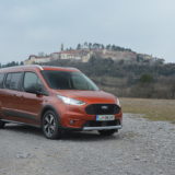 FORD GRAND TOURNEO 01
