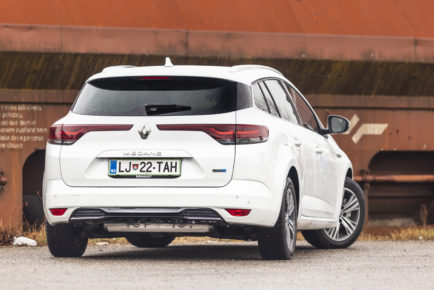 Renault_Megane_Grandtour_ETech_Plug-In_Edition_One_001_