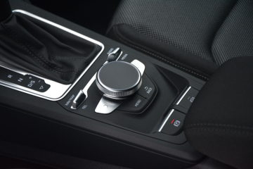 AUDI Q2 25