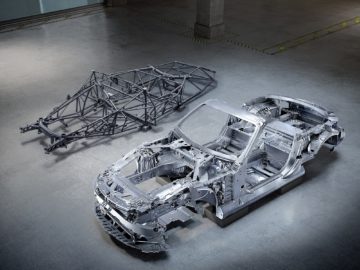 Komplett neuer Rohbau für kommenden Mercedes-AMG SLCompletely new bodyshell for upcoming Mercedes-AMG SL