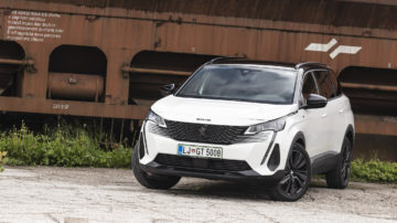Peugeot_5008_20_BlueHDi_180_GT_01