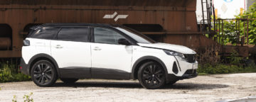 Peugeot_5008_20_BlueHDi_180_GT_03