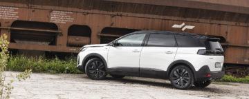 Peugeot_5008_20_BlueHDi_180_GT_04