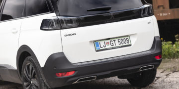 Peugeot_5008_20_BlueHDi_180_GT_06