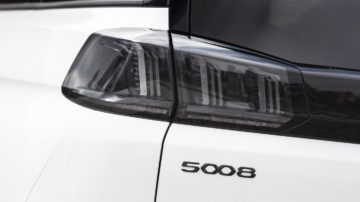 Peugeot_5008_20_BlueHDi_180_GT_08