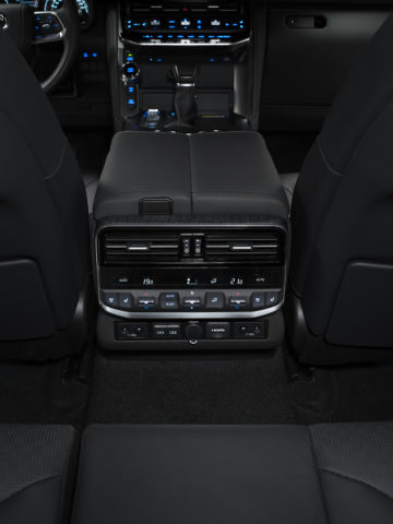 Toyota_Land_Cruiser_300_ (1)