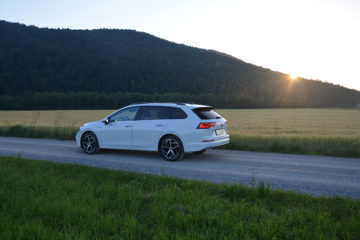 VOLKSWAGEN GOLF VARIANT 08