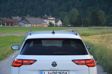 VOLKSWAGEN GOLF VARIANT 09